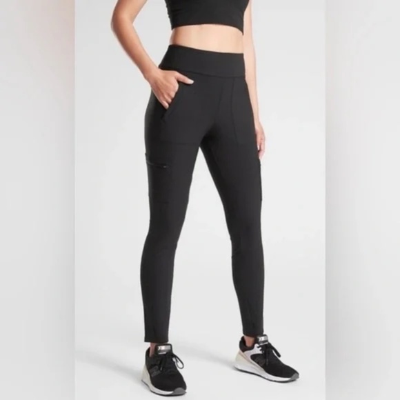 Athleta Pants - ATHLETA Women's Headlands Hybrid Yoga Cargo Running Leggings in Black Size 8